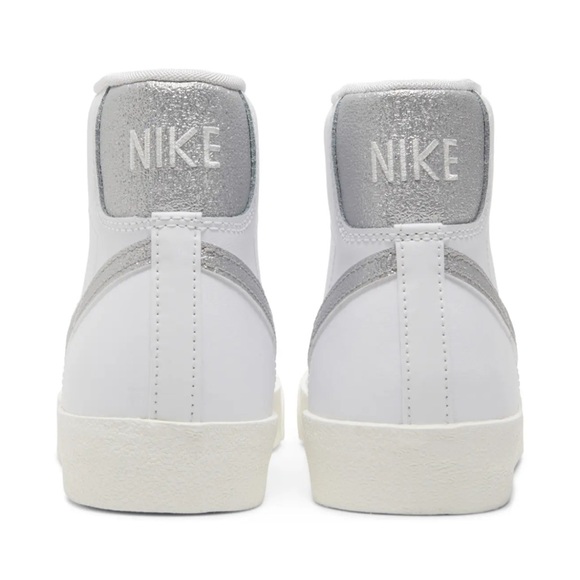 Nike Blazer Mid ’77 ESS in White & Metalic Silver - Picture 2 of 13